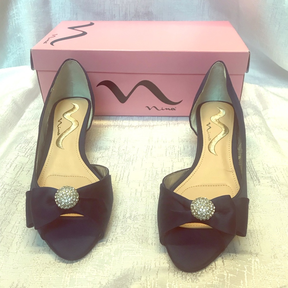Nina navy stain wedge SZ 6 make an offer
